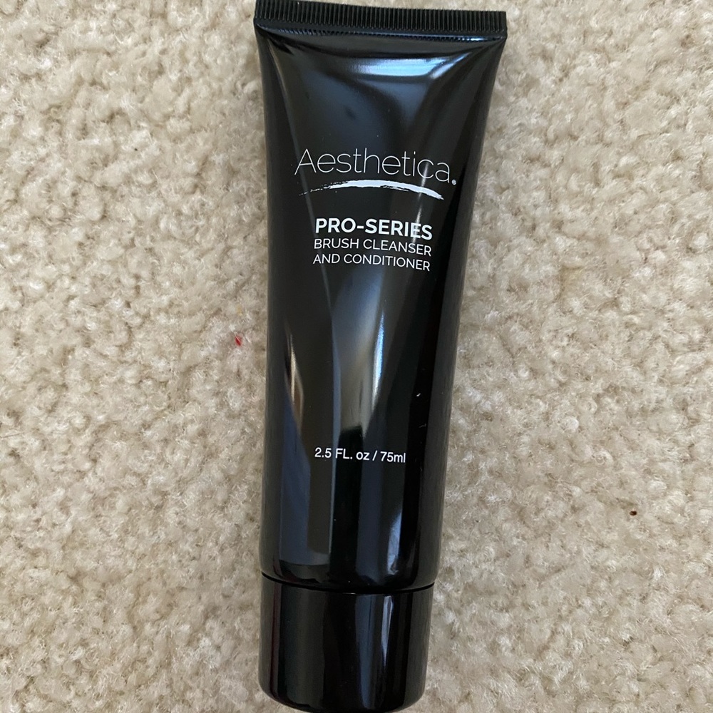 Brush cleanser and conditioner